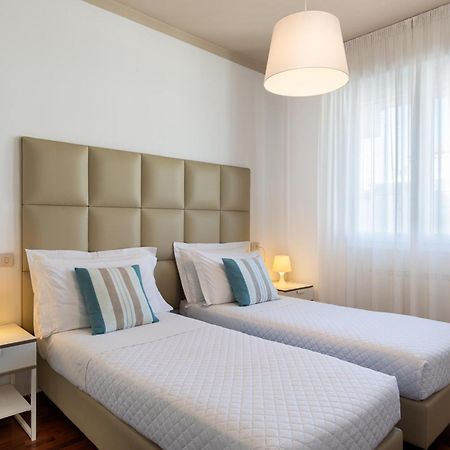 Dante 124 | Appartamenti A Riccione Bagian luar foto