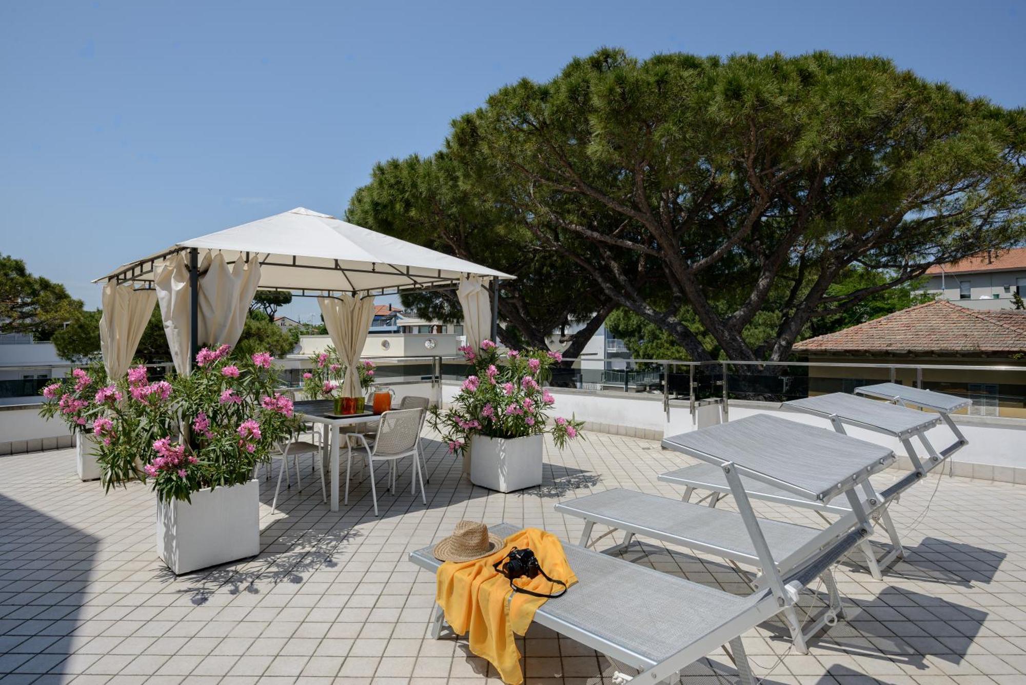 Dante 124 | Appartamenti A Riccione Bagian luar foto